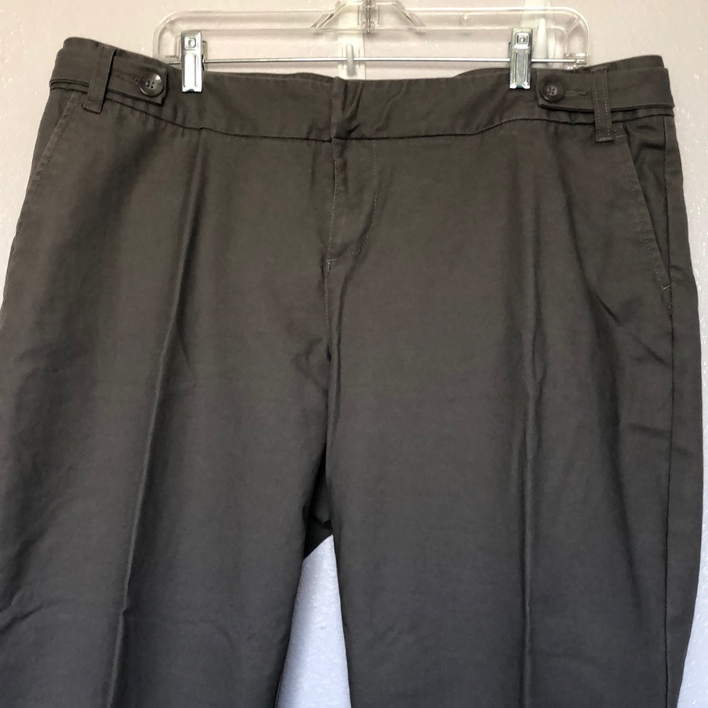 Old Navy low waist gray slacks size 20